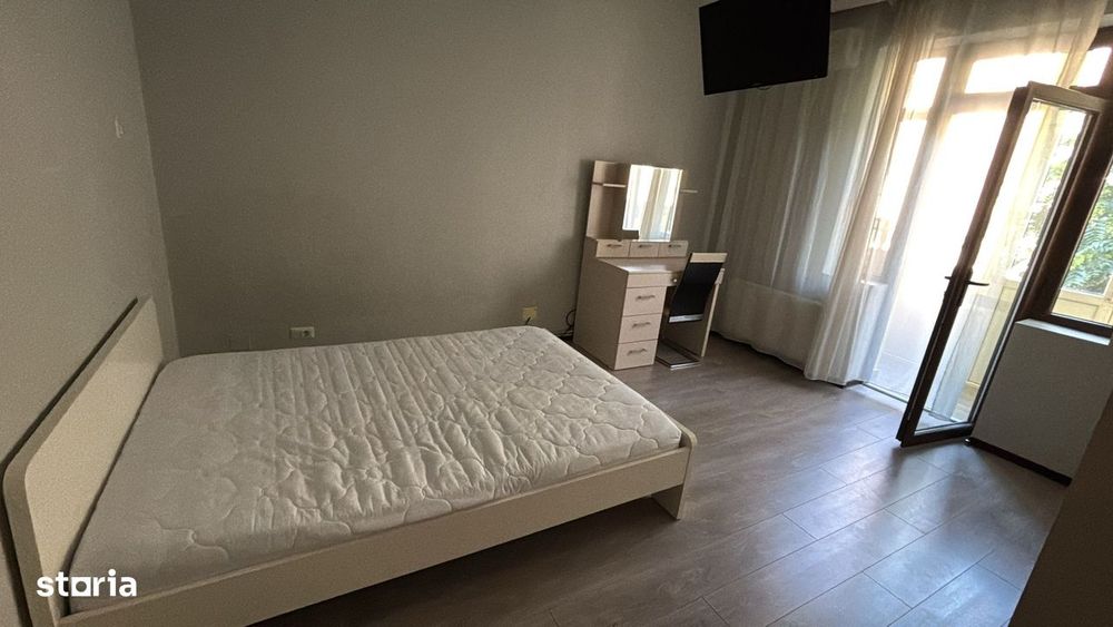 Apartament 3 camere cu balcon si garaj