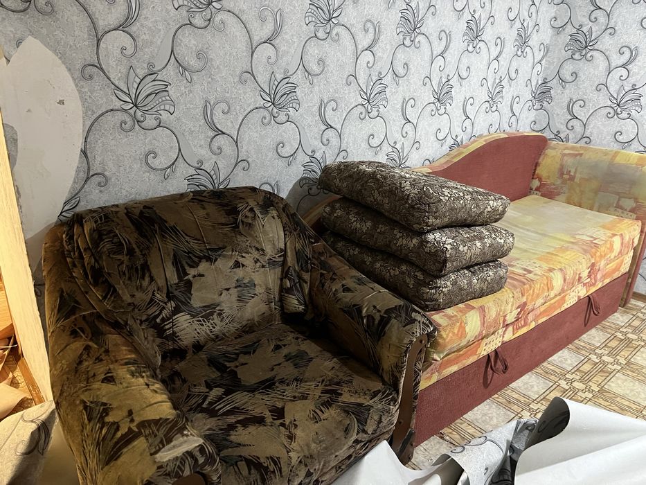 Отдам бесплатно мягкую мебель