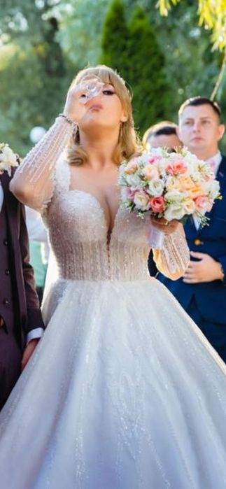 Vand rochie de mireasa