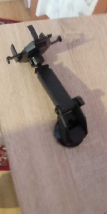 Suport auto telefon  vind 20  ron
