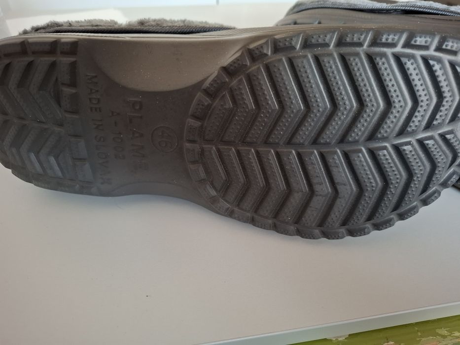 Vind papuci captusiti