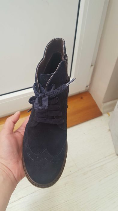 Детски обувки велур- чисто нови