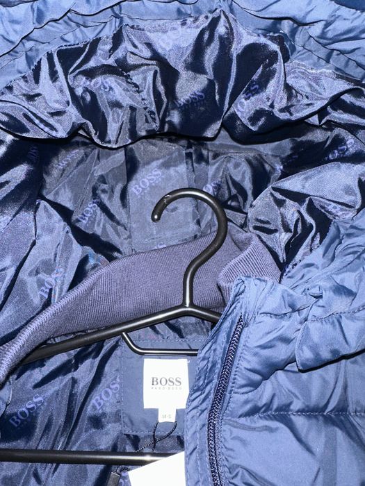 Яке Hugo Boss размер S -14 години