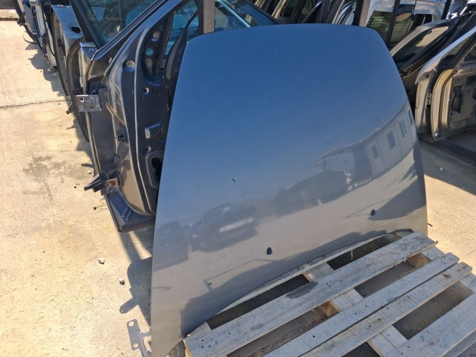 Преден Капак Volvo V50 2007г.