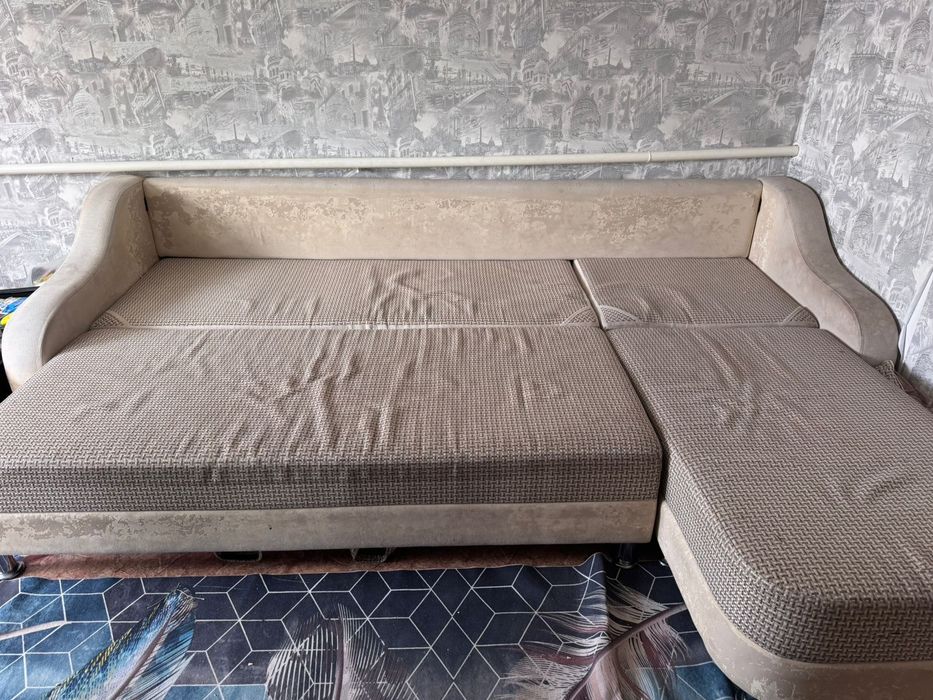 Продам кухонный уголок,  шифонер,  и диван
