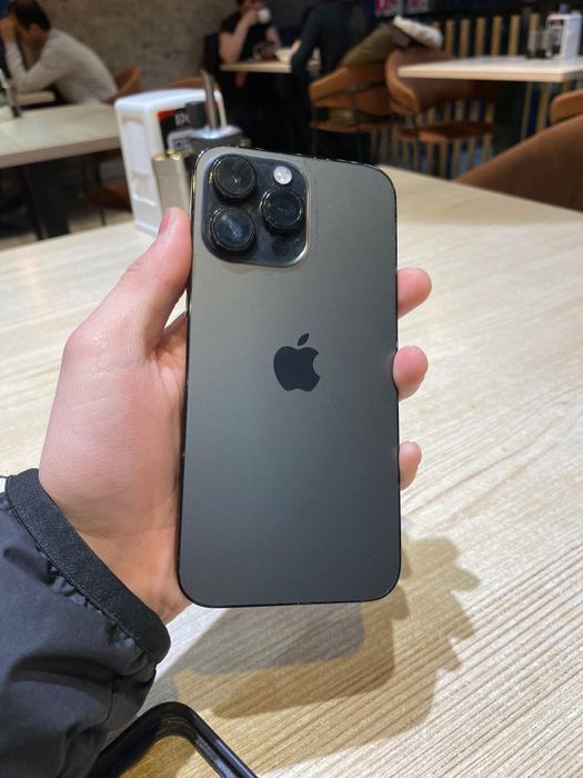 Продам айфон 14 про макс