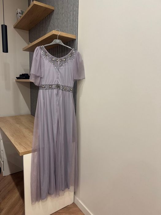 Платье нарядное.