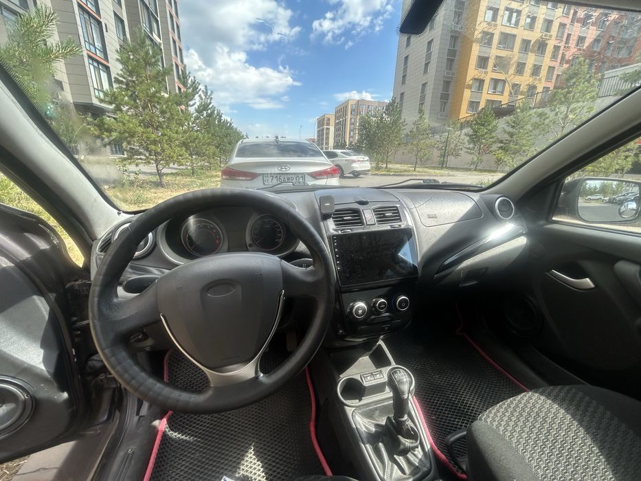 Продам Lada Kalina 2