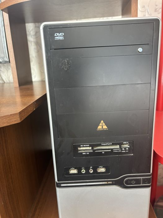 Продам компьютер со столом