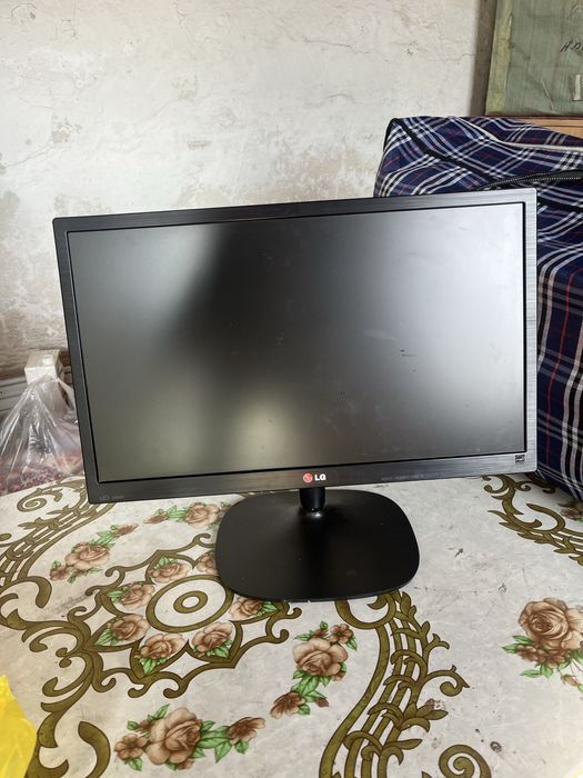 Компютер с манитором