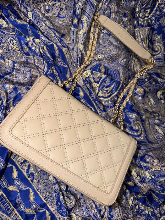 Geanta Guess crem de dama