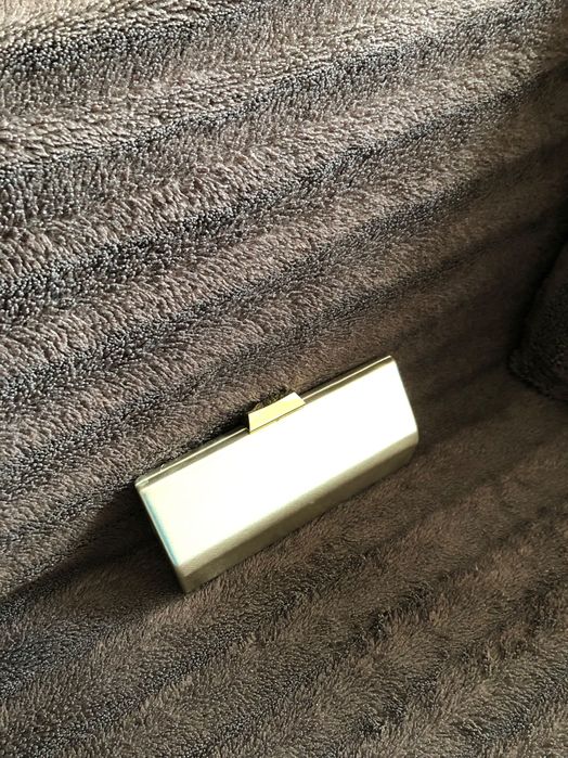 Нова официална дамска чанта - тип портмоне на Love Weanez