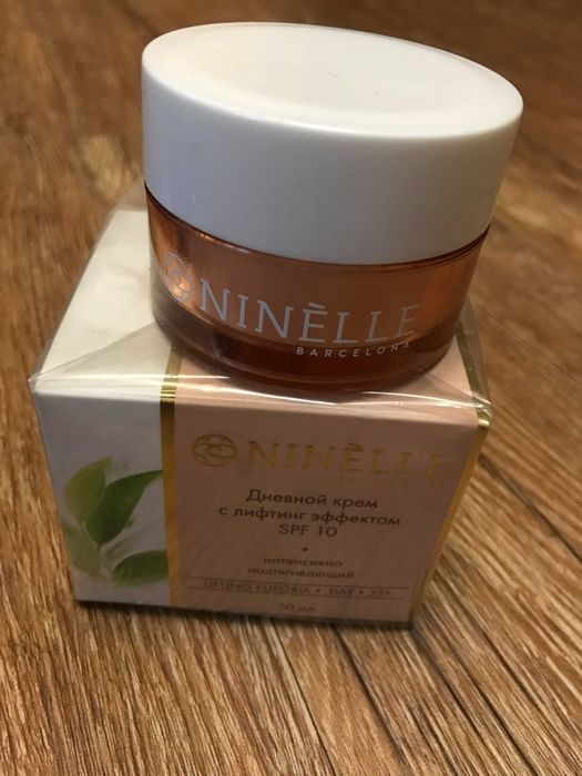 Баночки от крема, пустые.