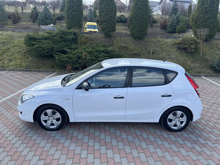 -Hyundai i30 facelift-1.4benzina-109cai-euro4-2010-germania adusa-