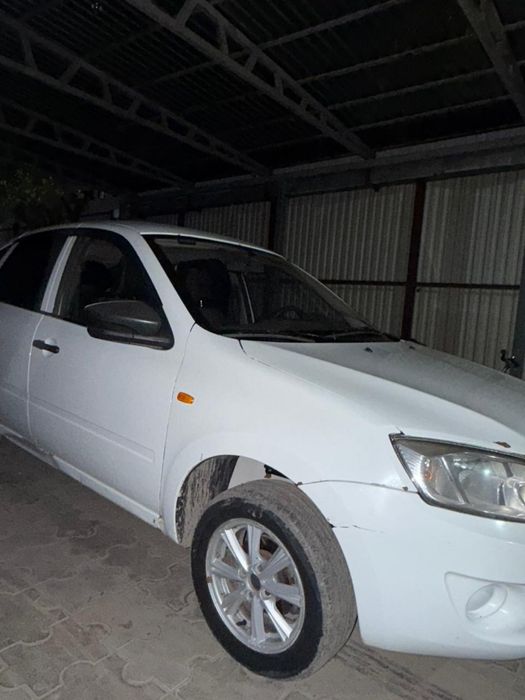 Машина Lada Granta