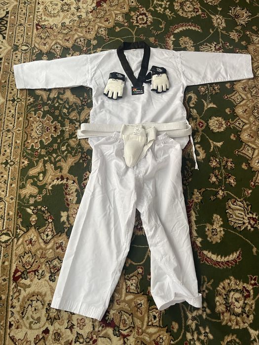 Продам форму Тхэквандо