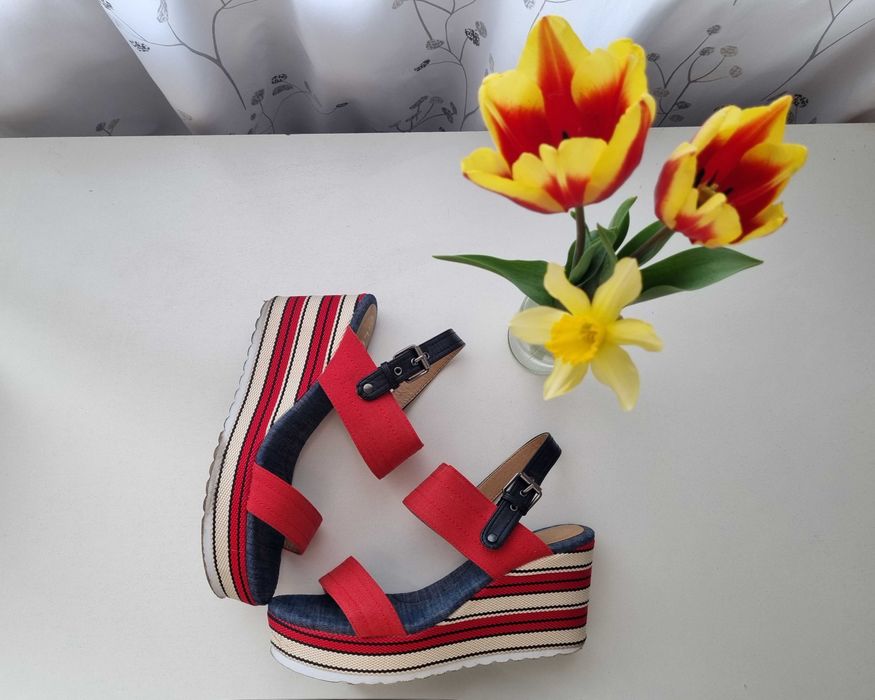 Шарени сандали Eliza Bulgaria с платформа