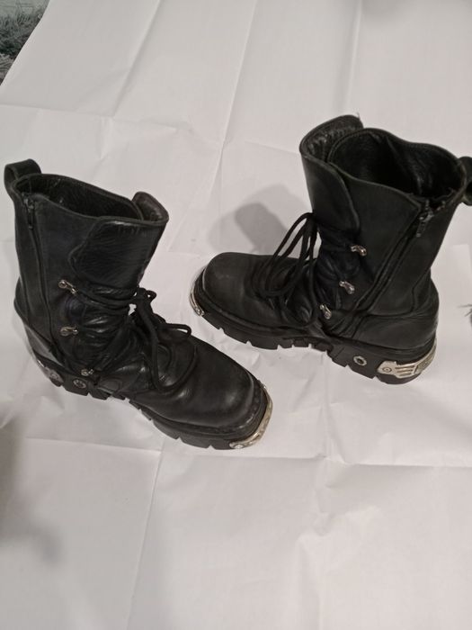 Продаются ботинки