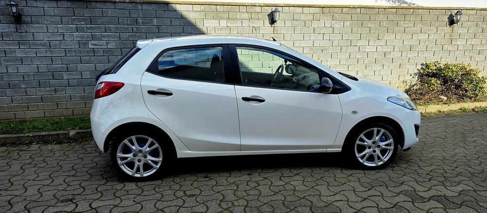Mazda 2 Euro 5   1.3 benzina  2012