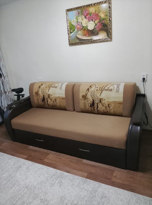 Продаю отличный диван