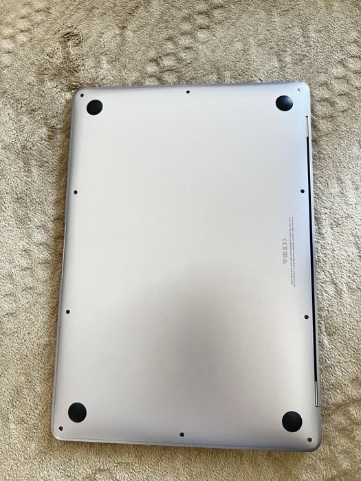 Продам макбук…….