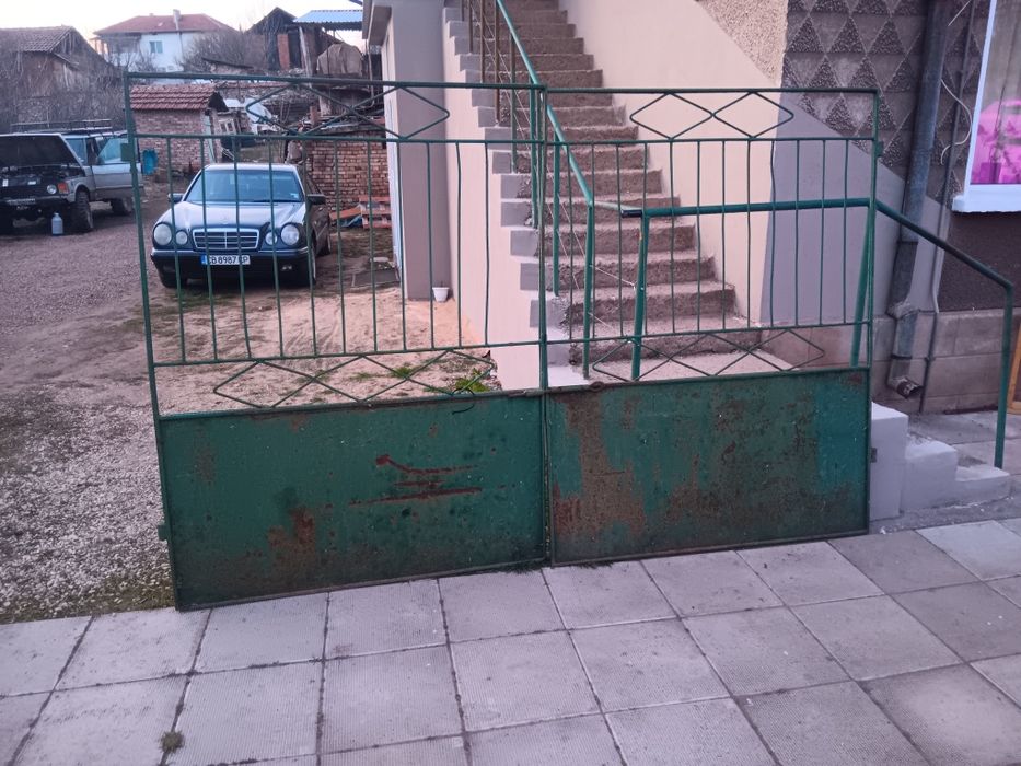 Метална врата дворна двойна