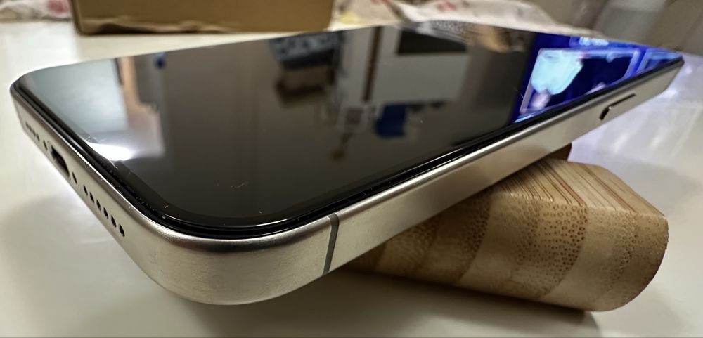 Продавам iPhone 15 Pro Max