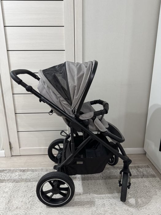 Продам коляску 2 в 1 Nuova Moon