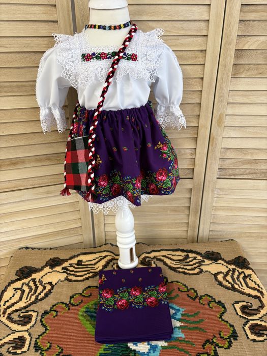 Costum popular pentru fete de Maramures