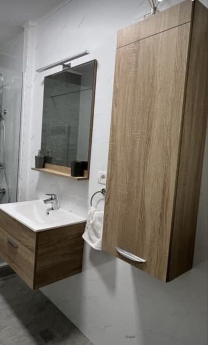 Vand mobila de baie integrala cu guveta si oglinda noi in cutie