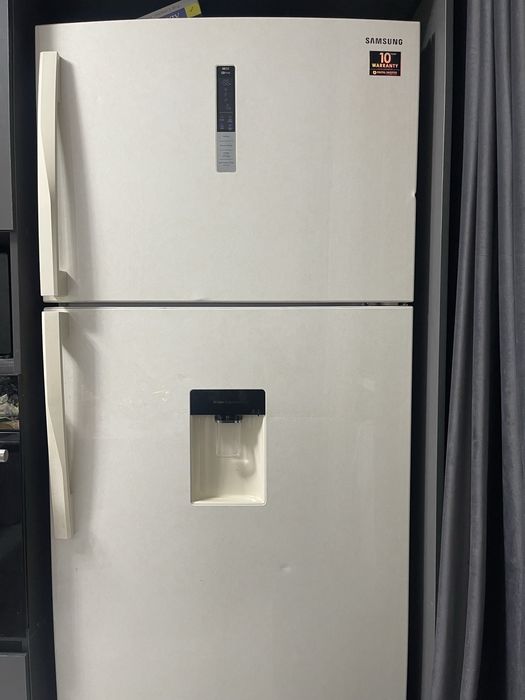 продаю холодильник (самсунг топ маунт)