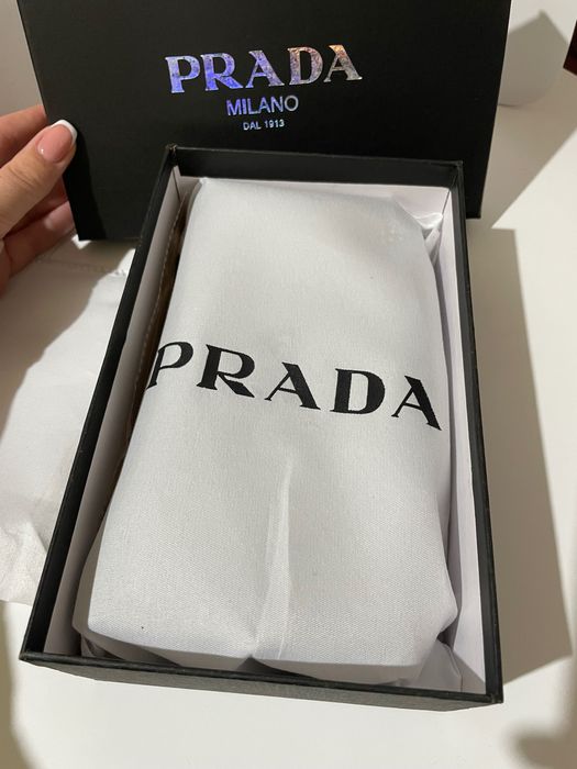 P**R*A*D*A чанта