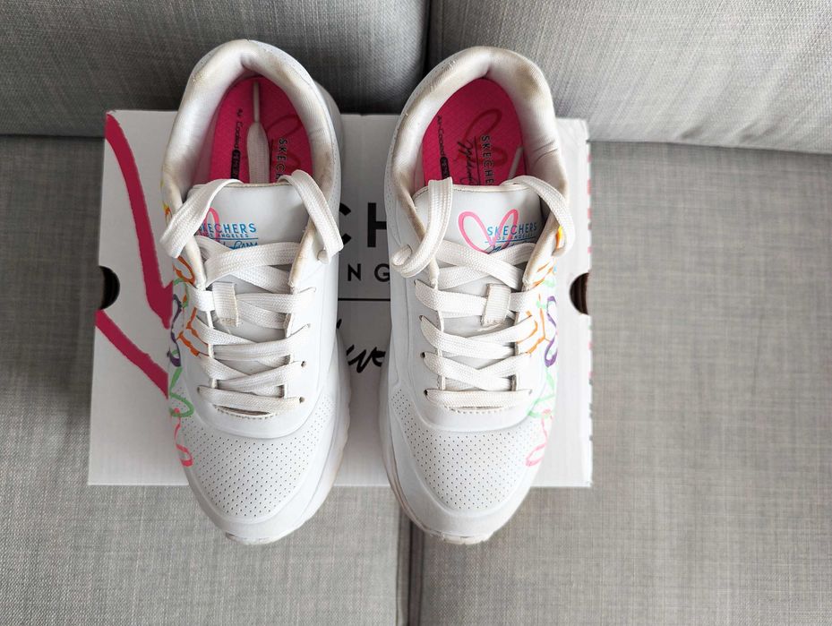 Skechers Spread The Love