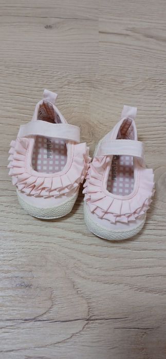 3 чифта Бебешки обувчици 17 и 18 размер. нови