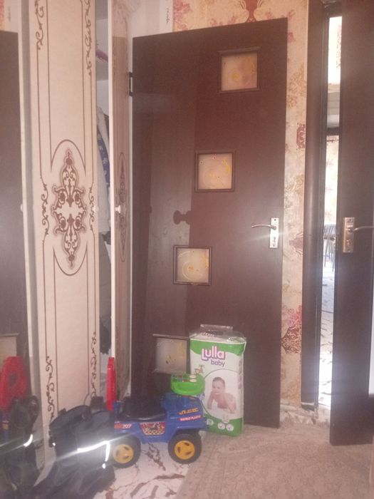 Продам дверь 2 штуки  межкомнатная