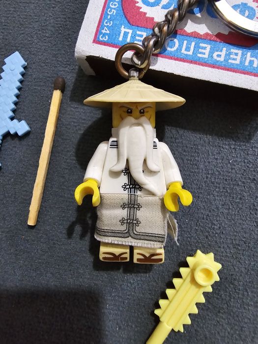 Продам брелок LEGO Ninjago Мастер Ву (Сэнсэй Ву) Оригинал