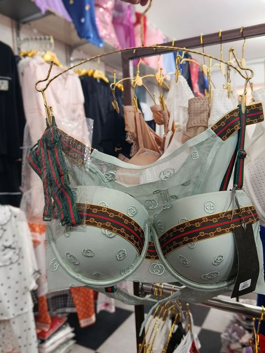 Komplekt ichki kiyimlar