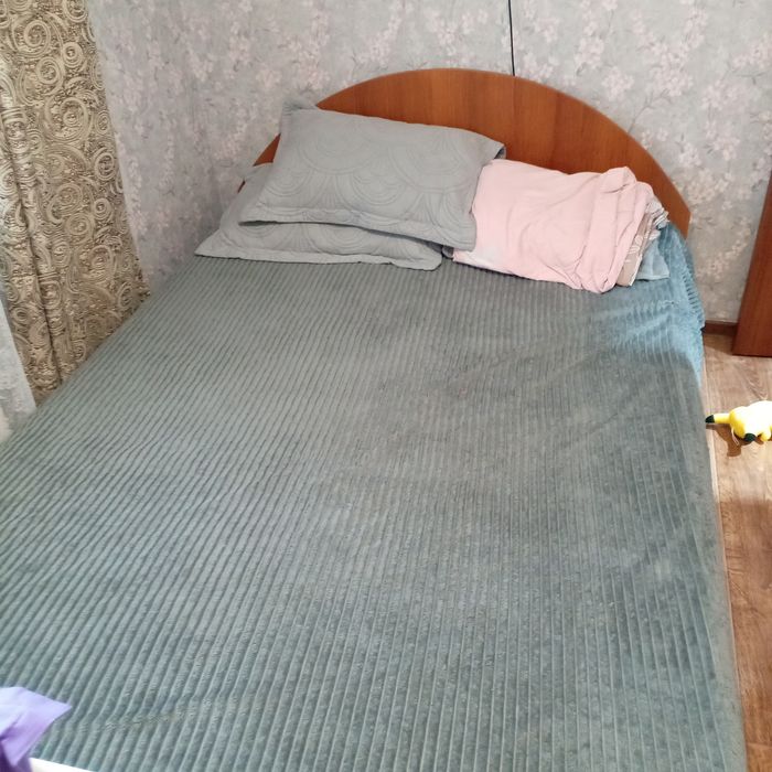 Продам двухспальную кровать.