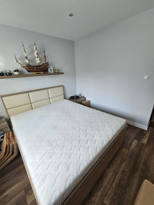 Vand pat dublu cu saltea