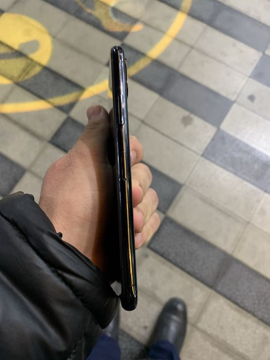 Iphoen X juda arjon bunaqa narxga topa olmaysiz pul zarilligi uchun