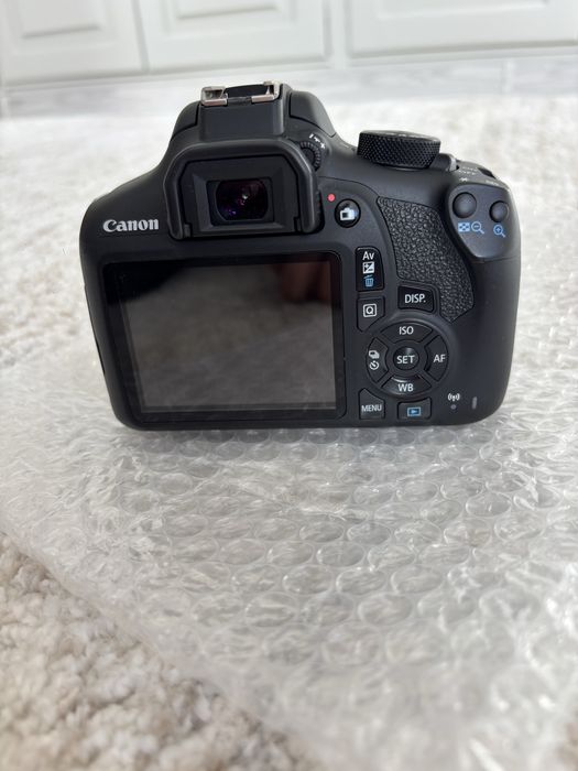 Фотоапарат Canon EOS 1300D