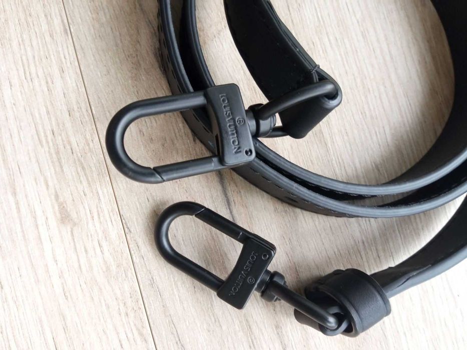 Louis Vuitton cross-body чанта Монограм с кожена каишка