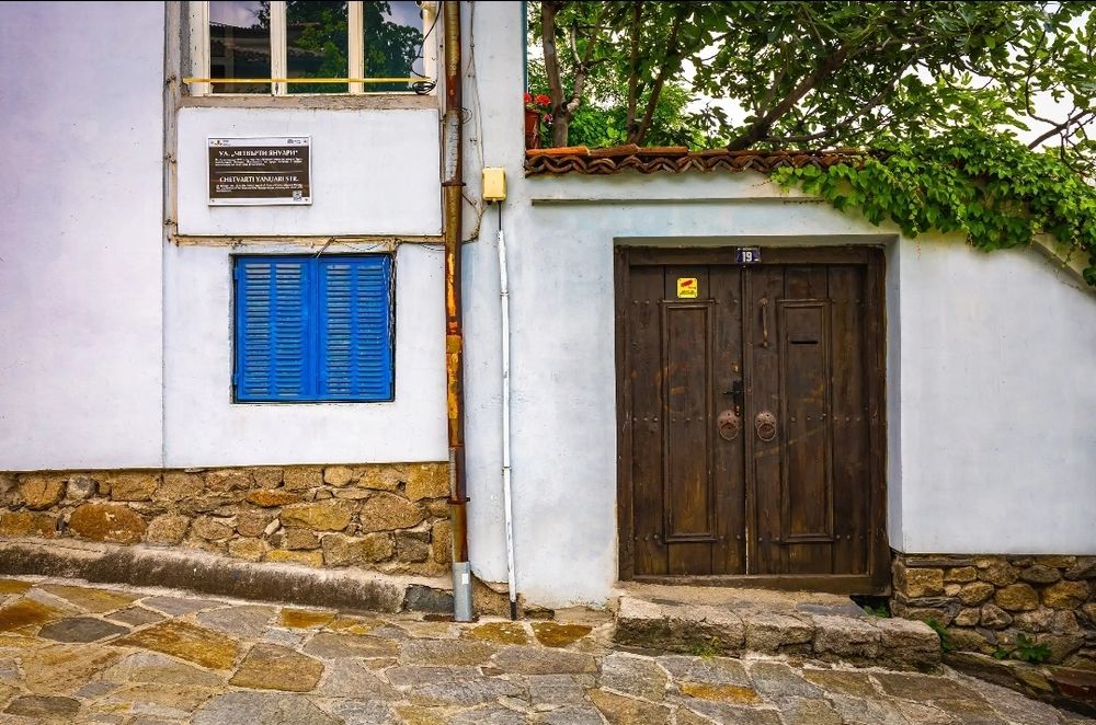 Дава се под наем Етаж от къща в Пловдив, Старият град - 90 кв.м за 1196.97 € - Снимка #16