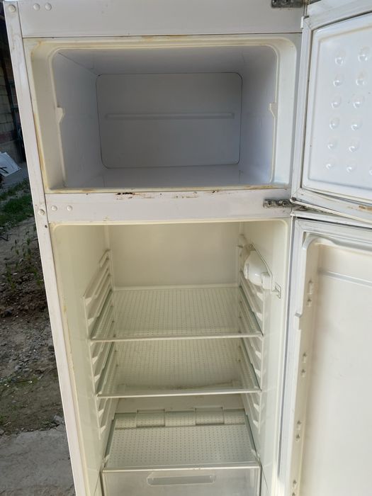 Холодильник vestel