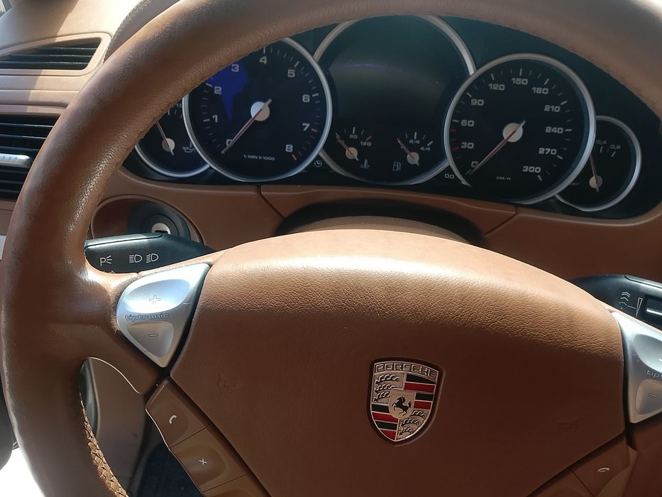 Porsche Cayenne Turbo 4.8 , 500 к.с. , 10 броя на части