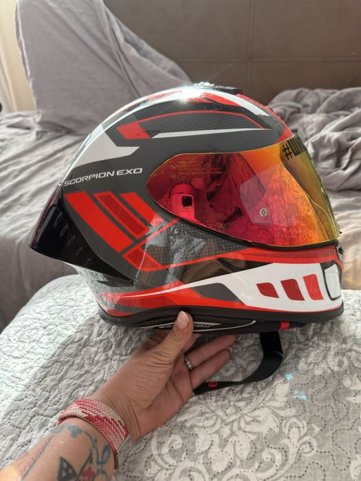 Оригинална каска SCORPION  EXO R1