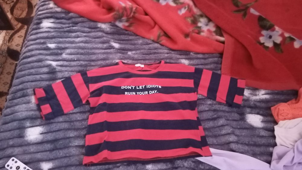 Футболки  разные