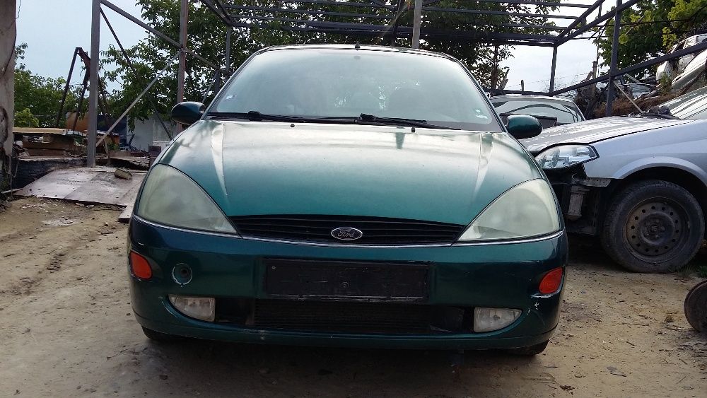 Продавам форд фокус 1.8тдди на-чàсти