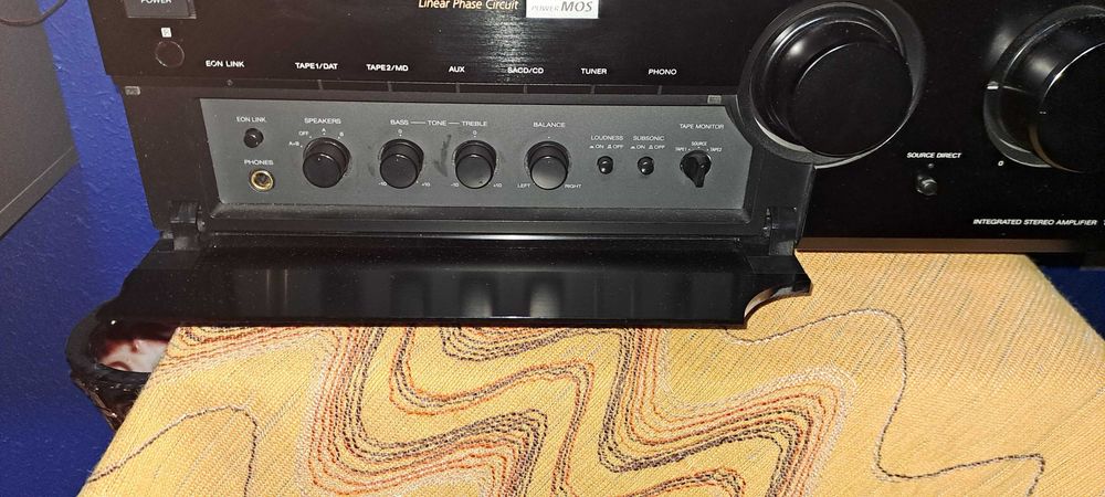 Продавам усилвател и тунер Sony