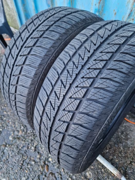 Anvelope 195.55.16+205.55.16+215.65.16+205.60.16+ 225.55.16+215.60.16